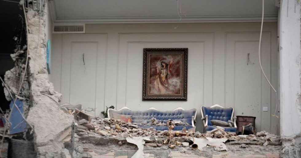 «Πίσω στη Λίθινη Εποχή, εκεί όπου ανήκουν»